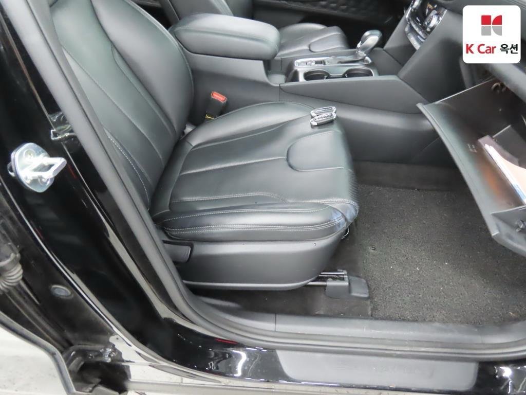 Hyundai Santa Fe IV (2018 - ) image