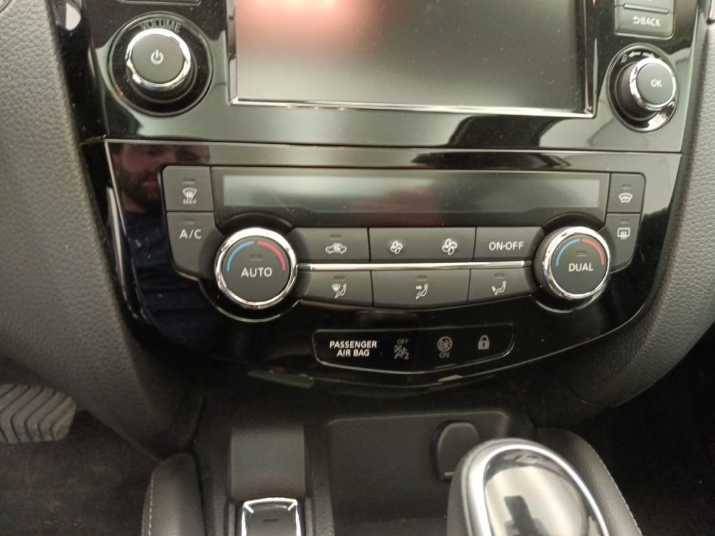 Nissan Qashqai J11 (2013 - 2021) image