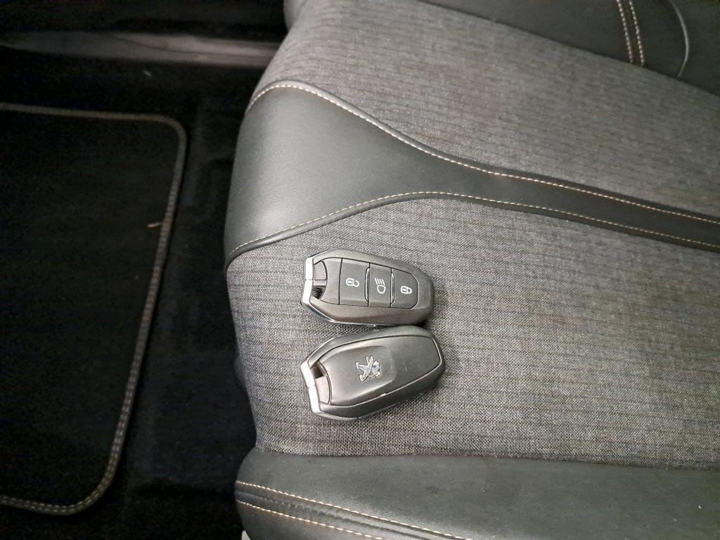 Peugeot 3008 II (2016 - ) image