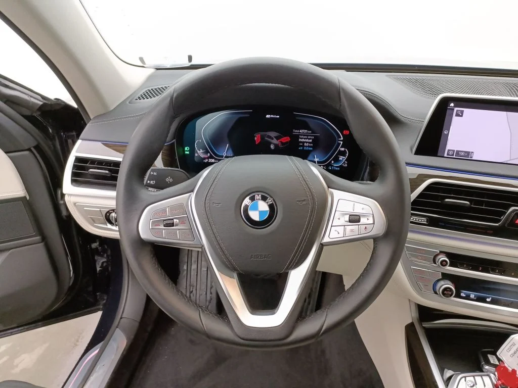BMW 7 Series G11/G12 (2015 - 2022) image