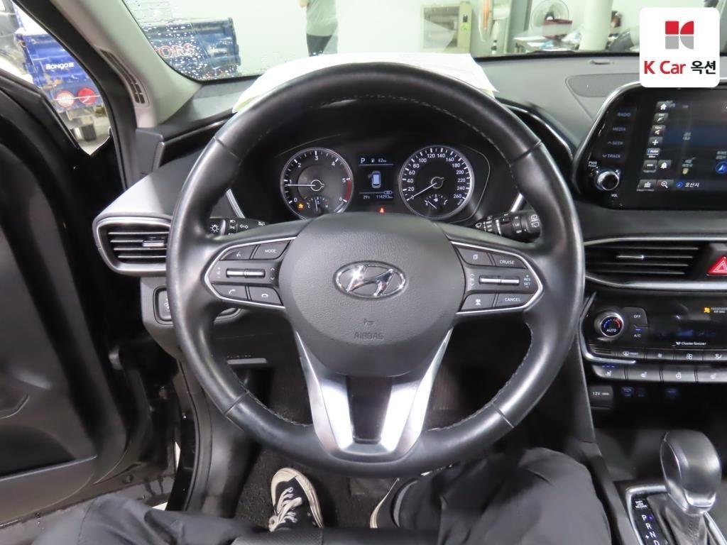 Hyundai Santa Fe IV (2018 - ) image