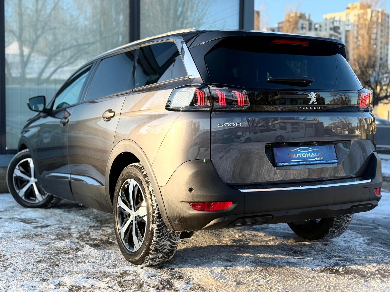 Peugeot 5008 II (2017 - ) image