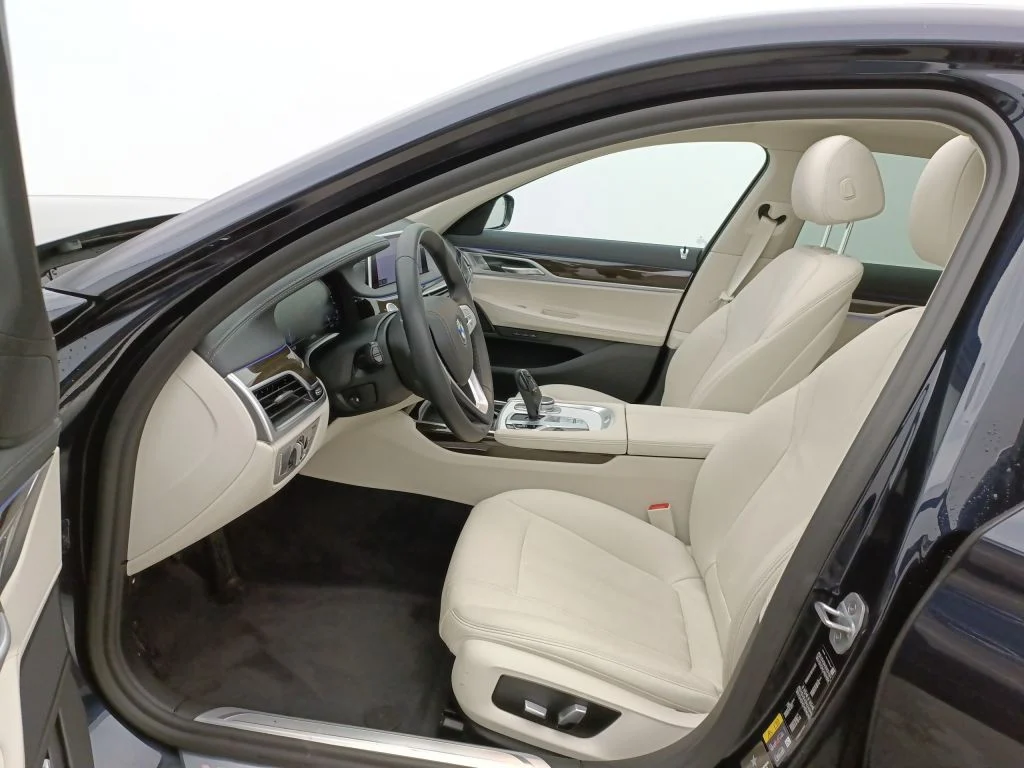 BMW 7 Series G11/G12 (2015 - 2022) image