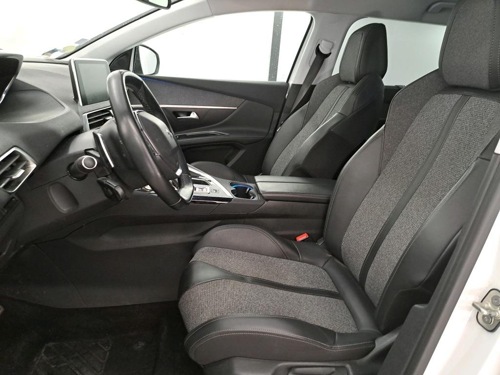 Peugeot 5008 II (2017 - ) image