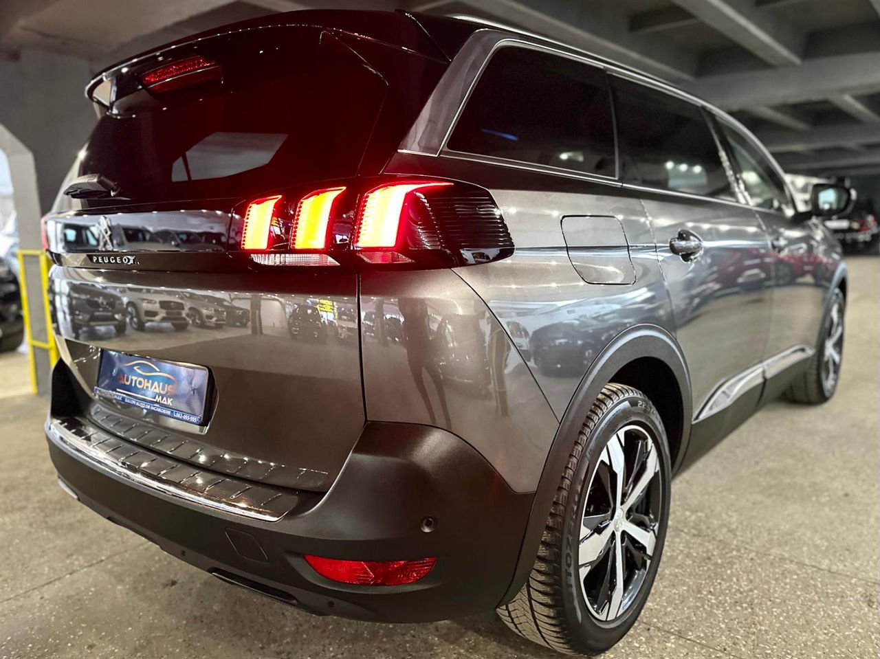 Peugeot 5008 II (2017 - ) image