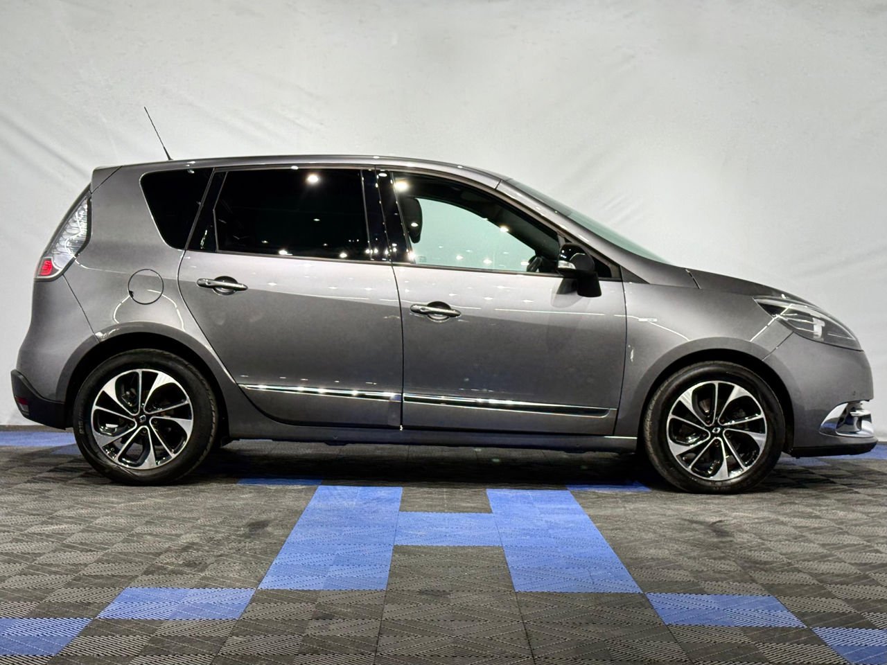 Renault Scenic III (2009 - 2016) image