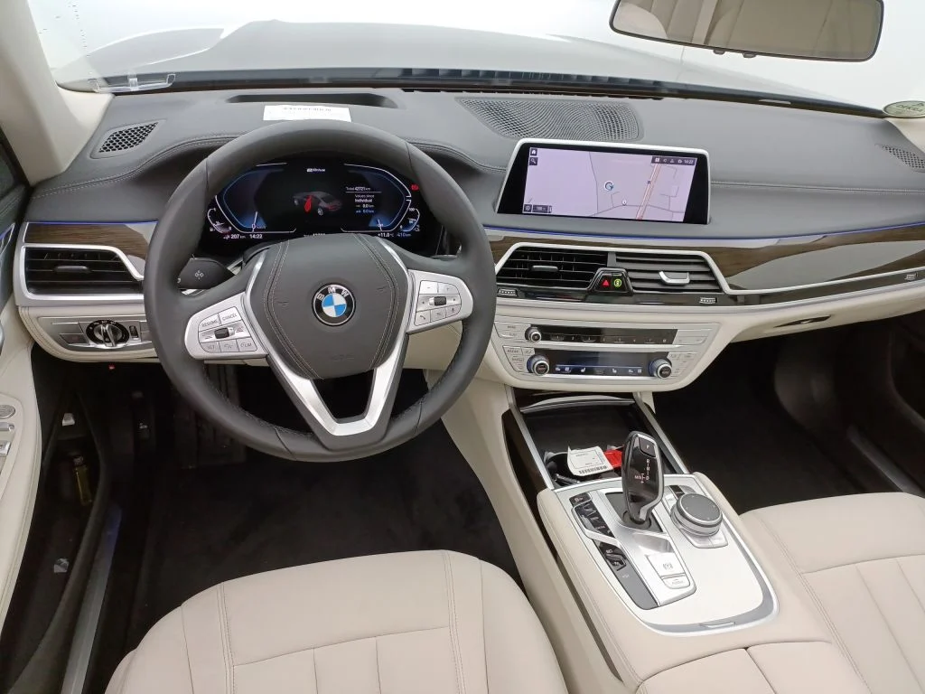 BMW 7 Series G11/G12 (2015 - 2022) image