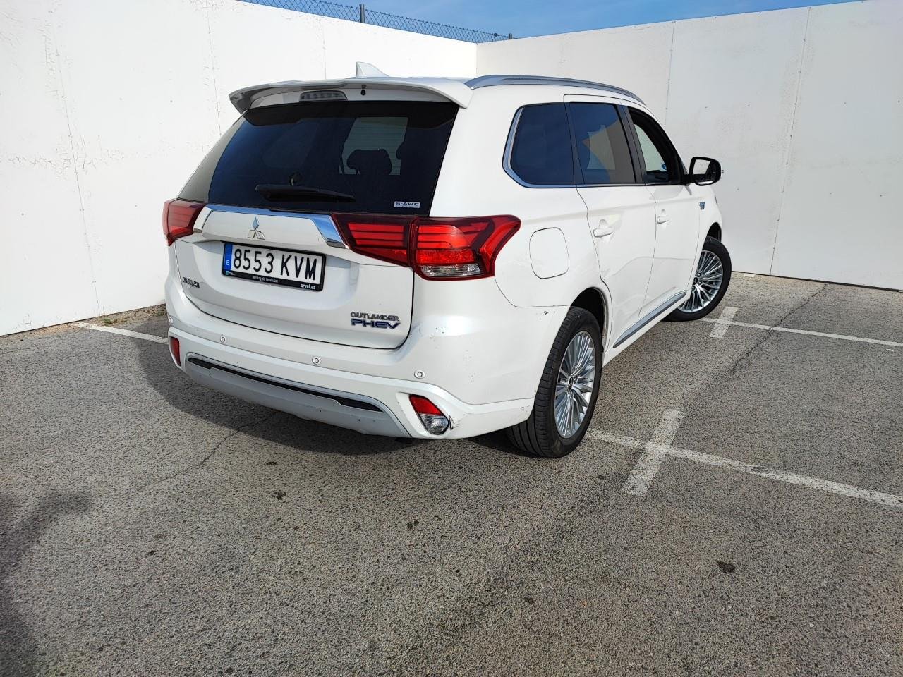 Mitsubishi Outlander I (2013 - 2018) image