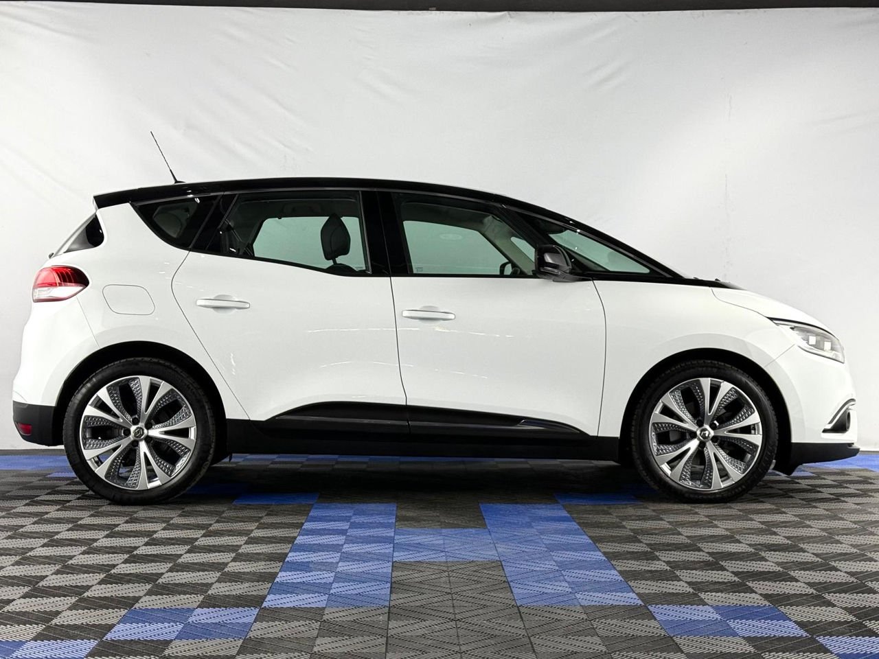 Renault Scenic IV (2016 - ) image