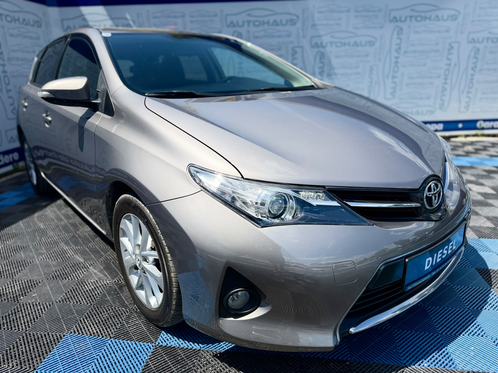 Toyota Auris 2012 - 2018 image