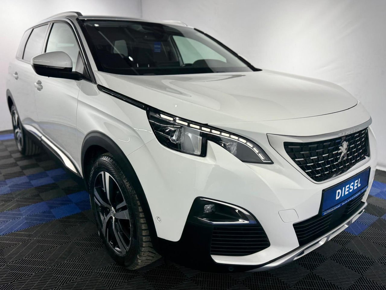 Peugeot 5008 II (2017 - ) image