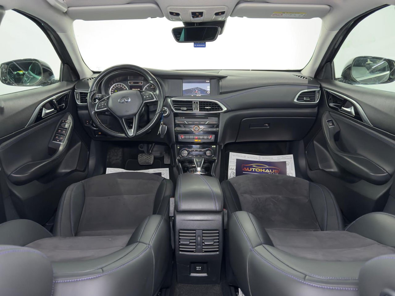 Infiniti Q30 I (2015 - 2020) image