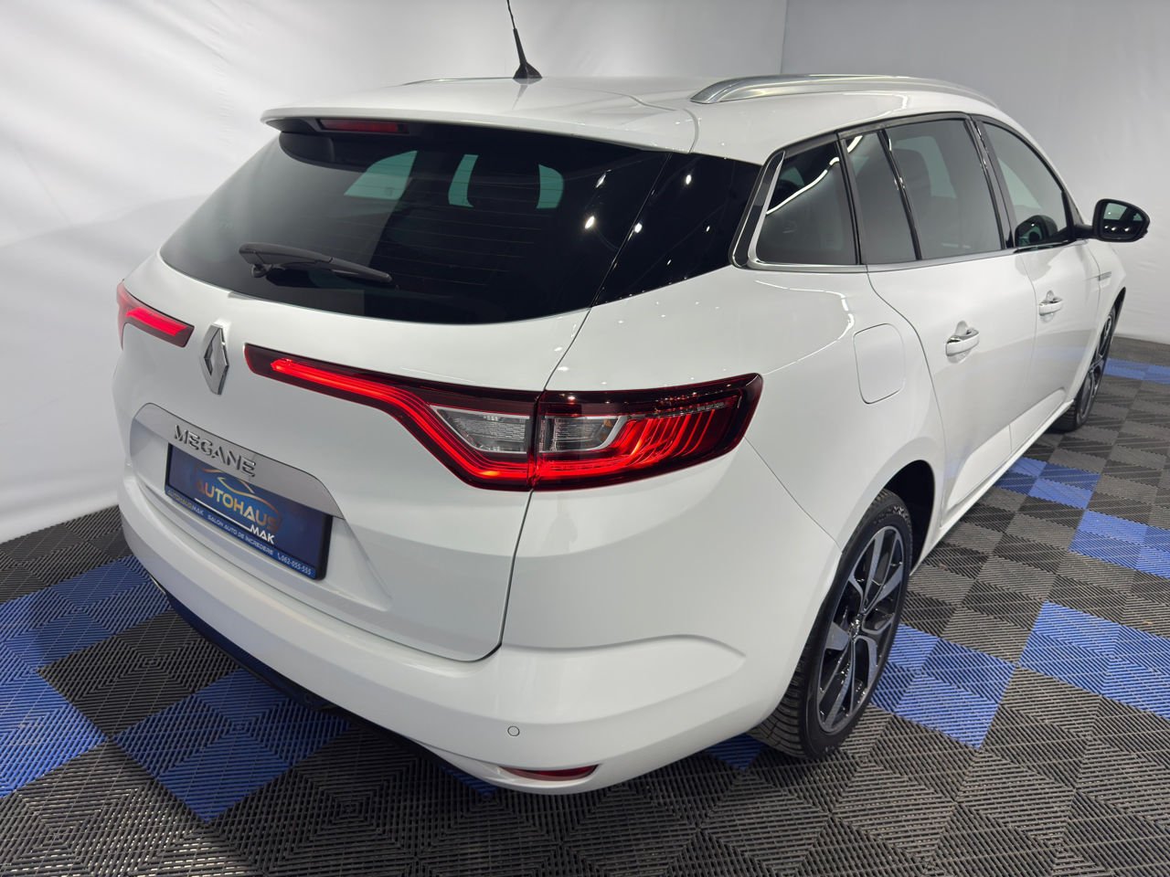Renault Megane IV (2016 - ) image