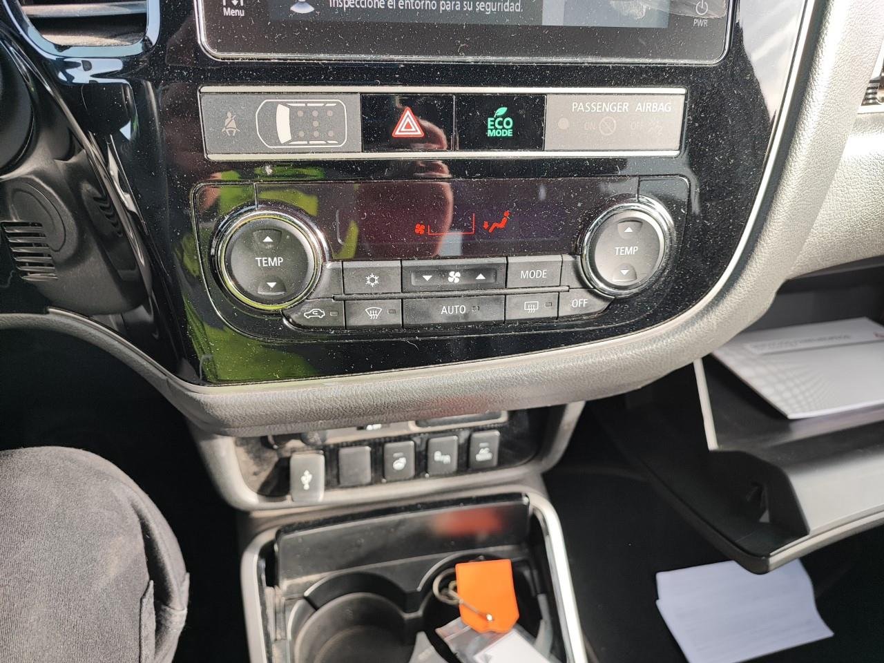 Mitsubishi Outlander I (2013 - 2018) image