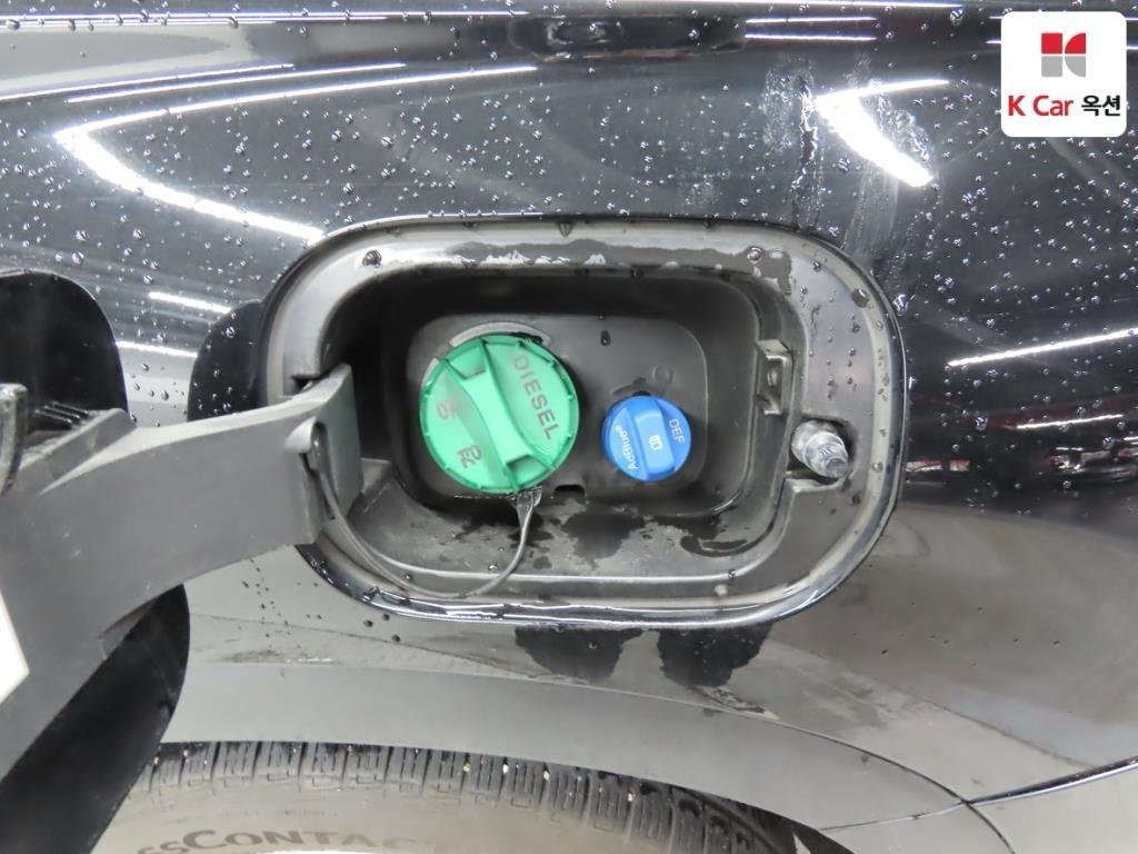 Hyundai Santa Fe IV (2018 - ) image