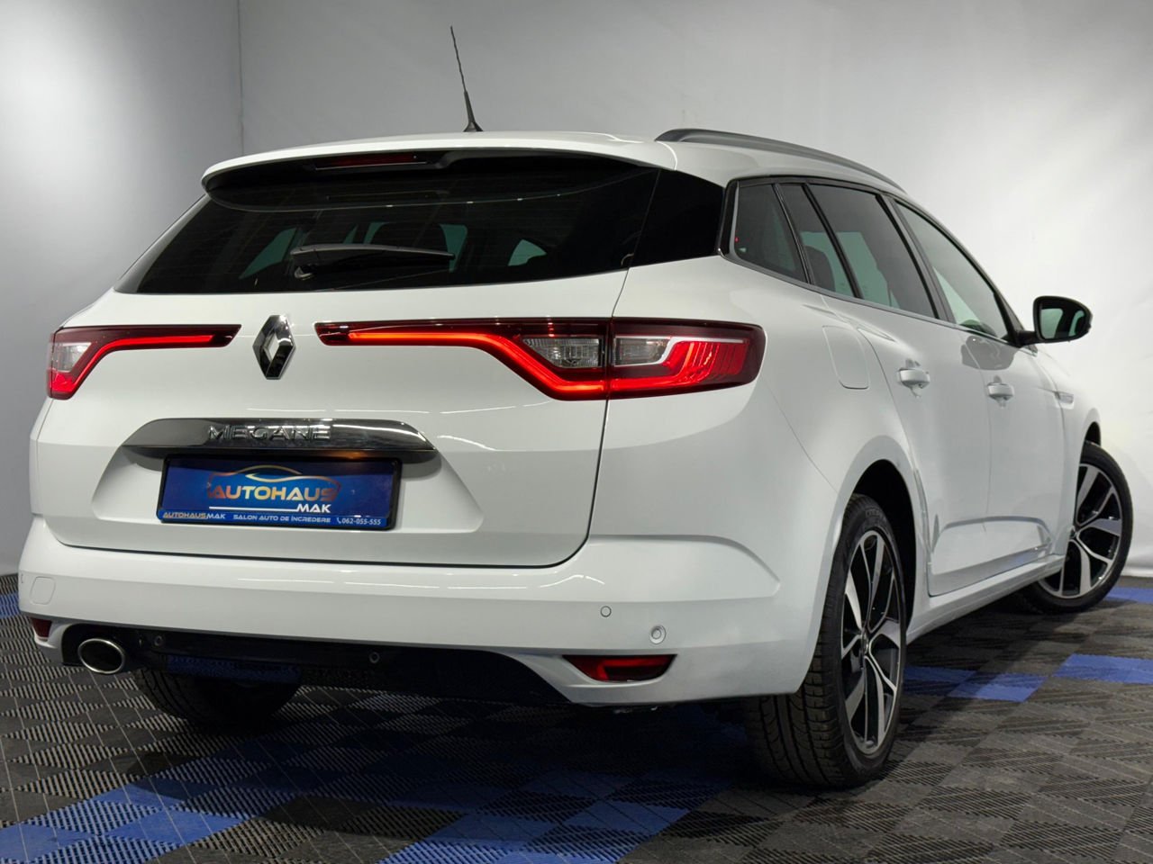 Renault Megane IV (2016 - ) image