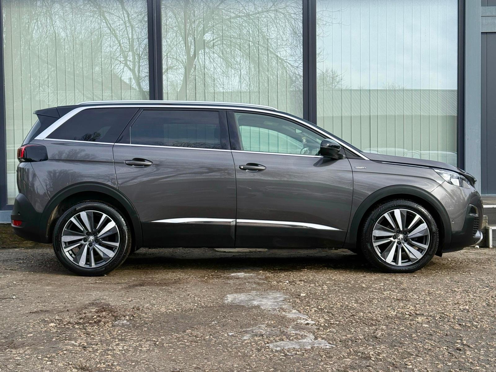 Peugeot 5008 II (2017 - ) image
