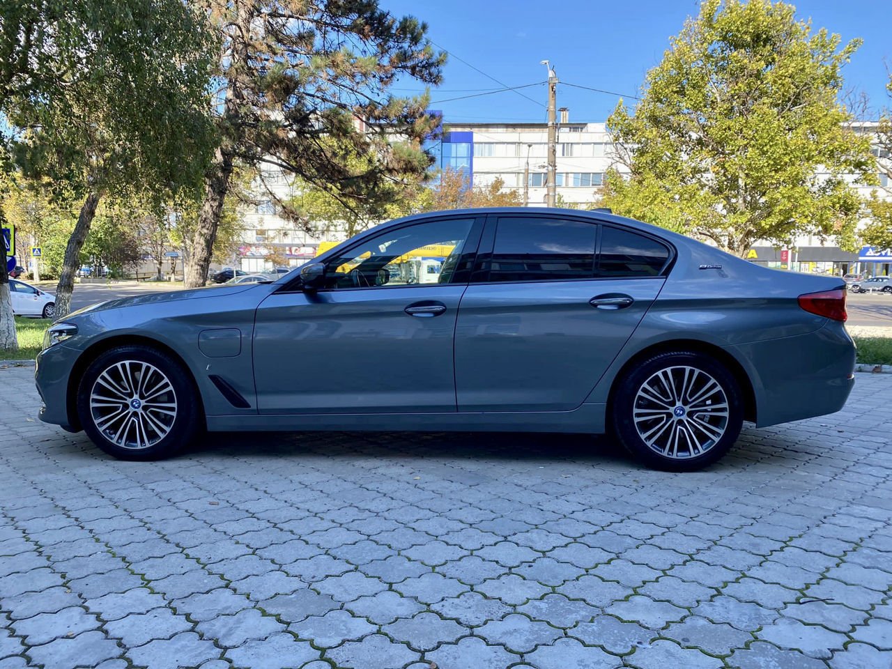 BMW 5 Series G30 (2017 - ) image