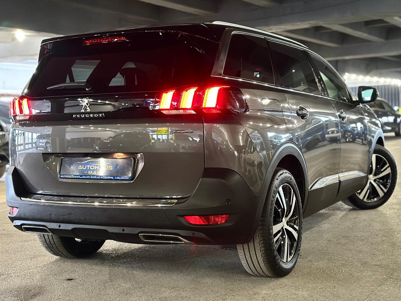 Peugeot 5008 II (2017 - ) image