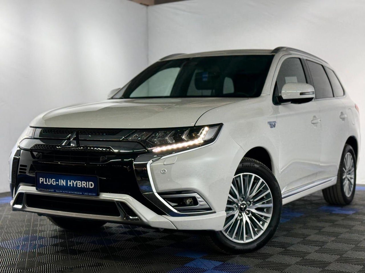 Mitsubishi Outlander I (2013 - 2018) image