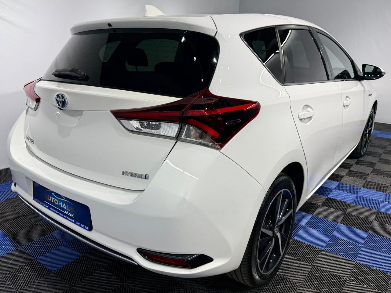 Toyota Auris 2012 - 2018 image