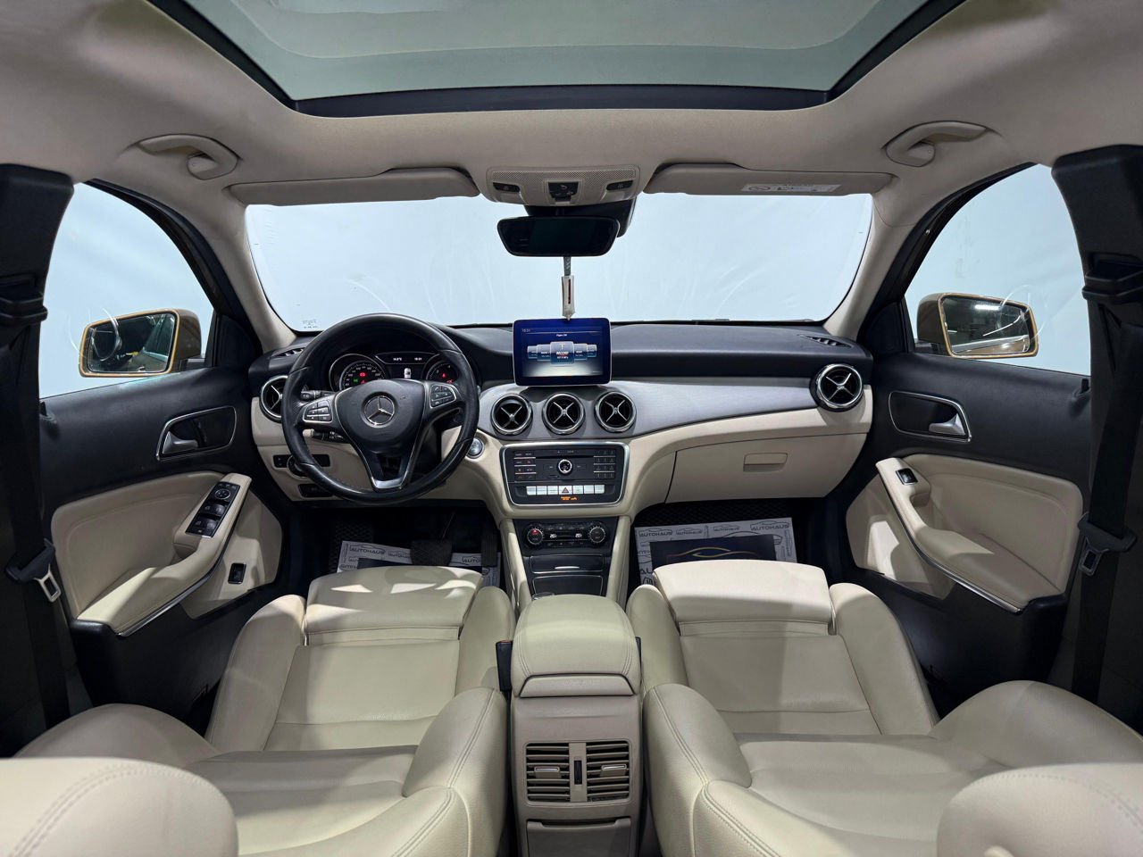 Mercedes-Benz GLA-Class X156 (2013 - 2019) image