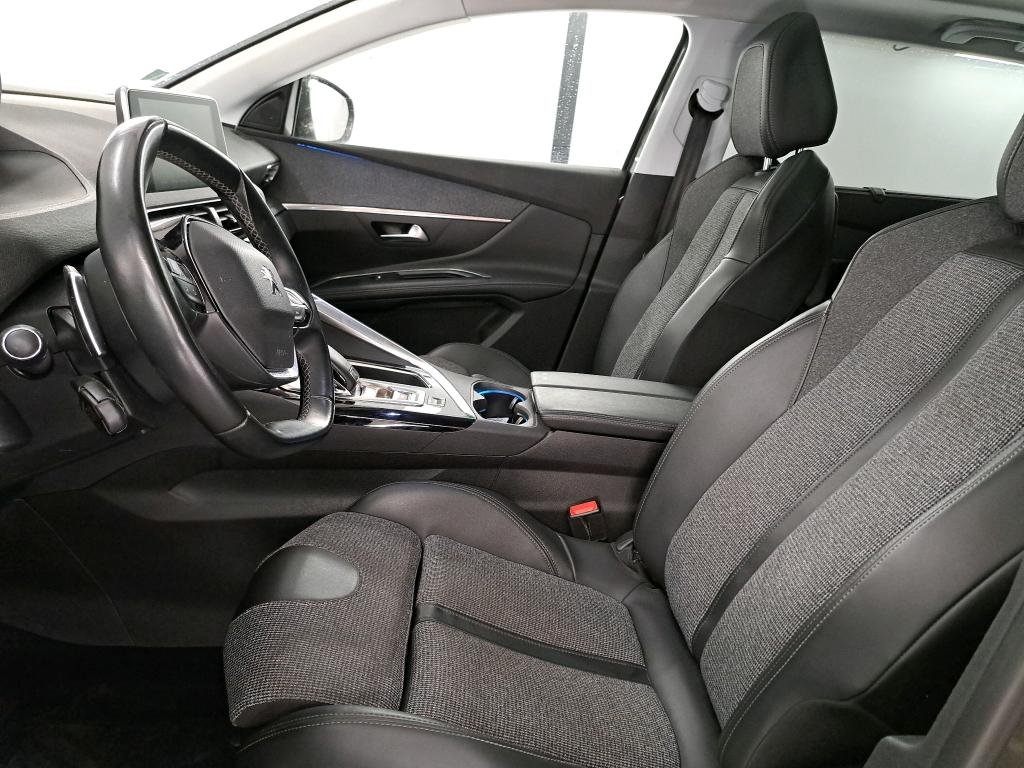 Peugeot 5008 II (2017 - ) image