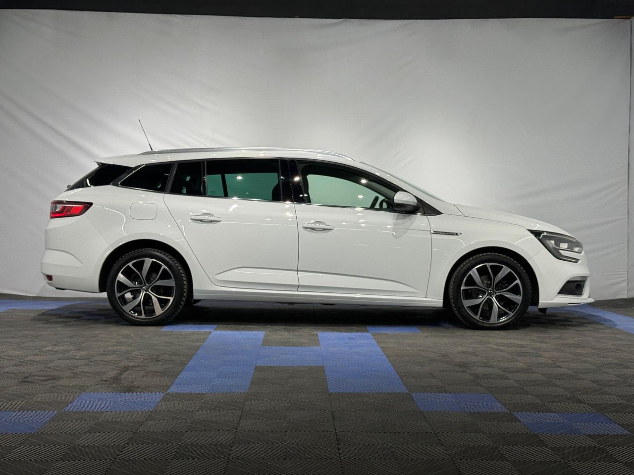 Renault Megane IV (2016 - ) image