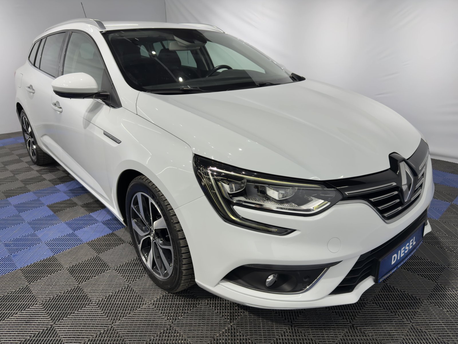 Renault Megane IV (2016 - ) image