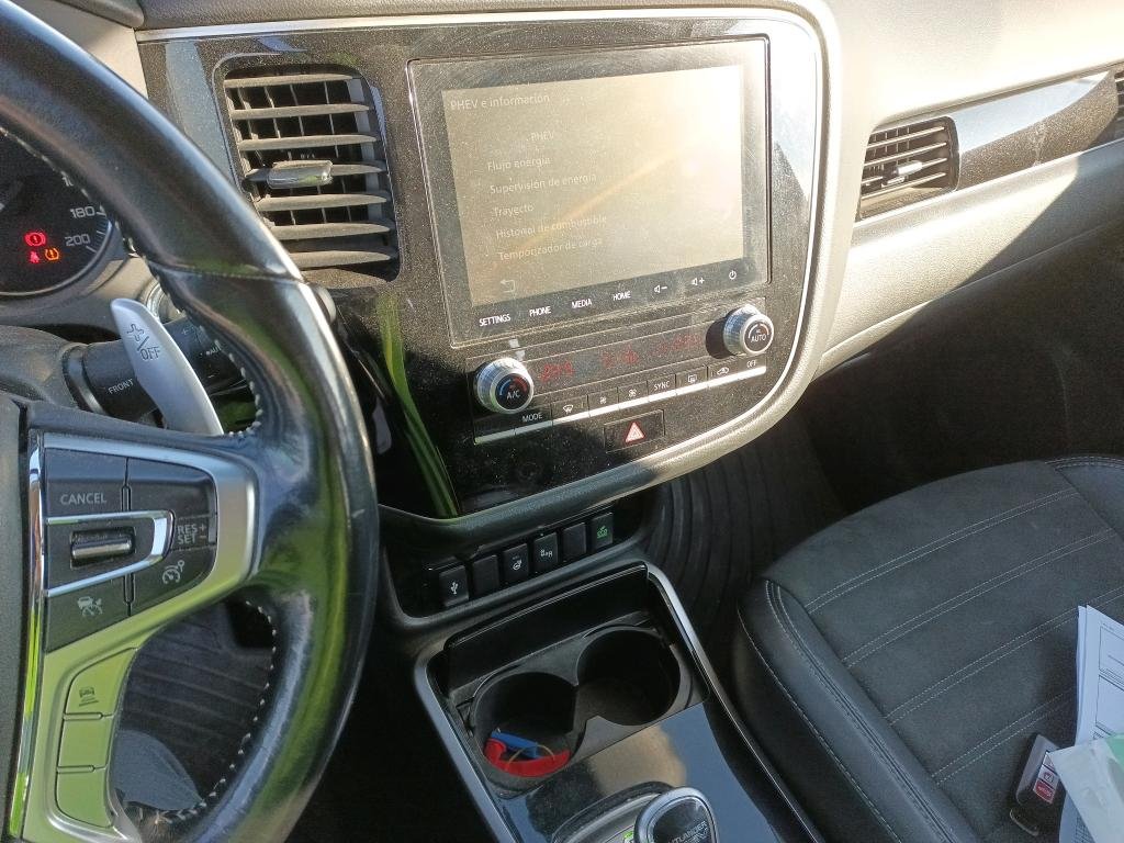 Mitsubishi Outlander III (2012 - 2021) image