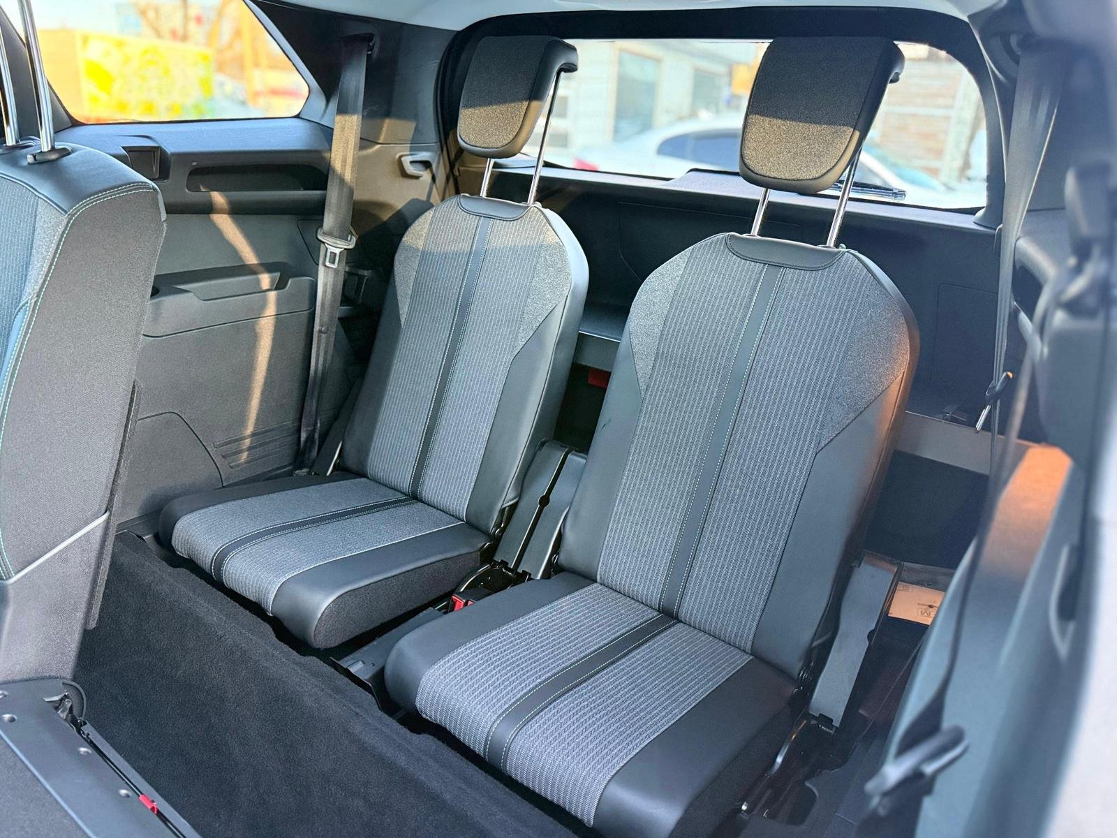 Peugeot 5008 II (2017 - ) image