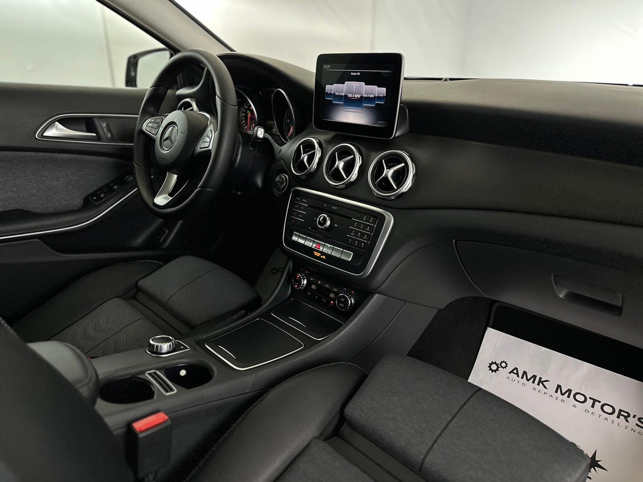 Mercedes-Benz GLA-Class X156 (2013 - 2019) image