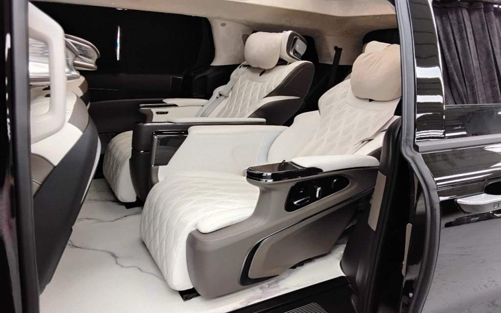 Kia Carnival IV (2020 - ) image