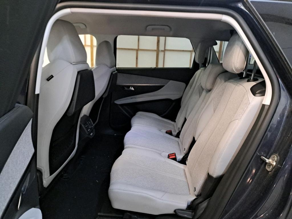 Peugeot 5008 II (2017 - ) image
