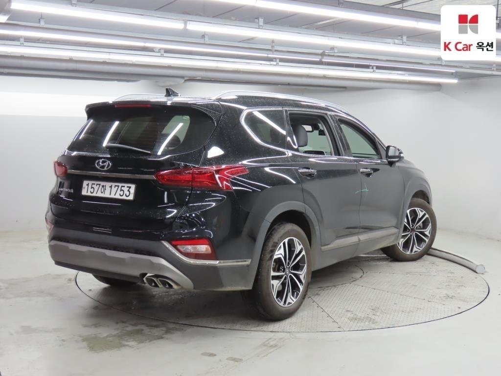 Hyundai Santa Fe IV (2018 - ) image