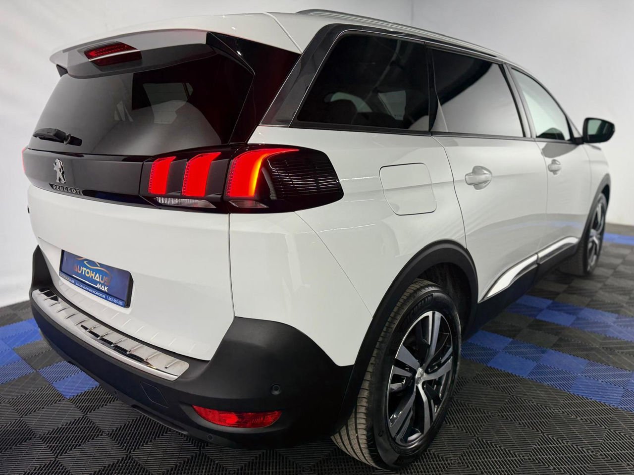 Peugeot 5008 II (2017 - ) image