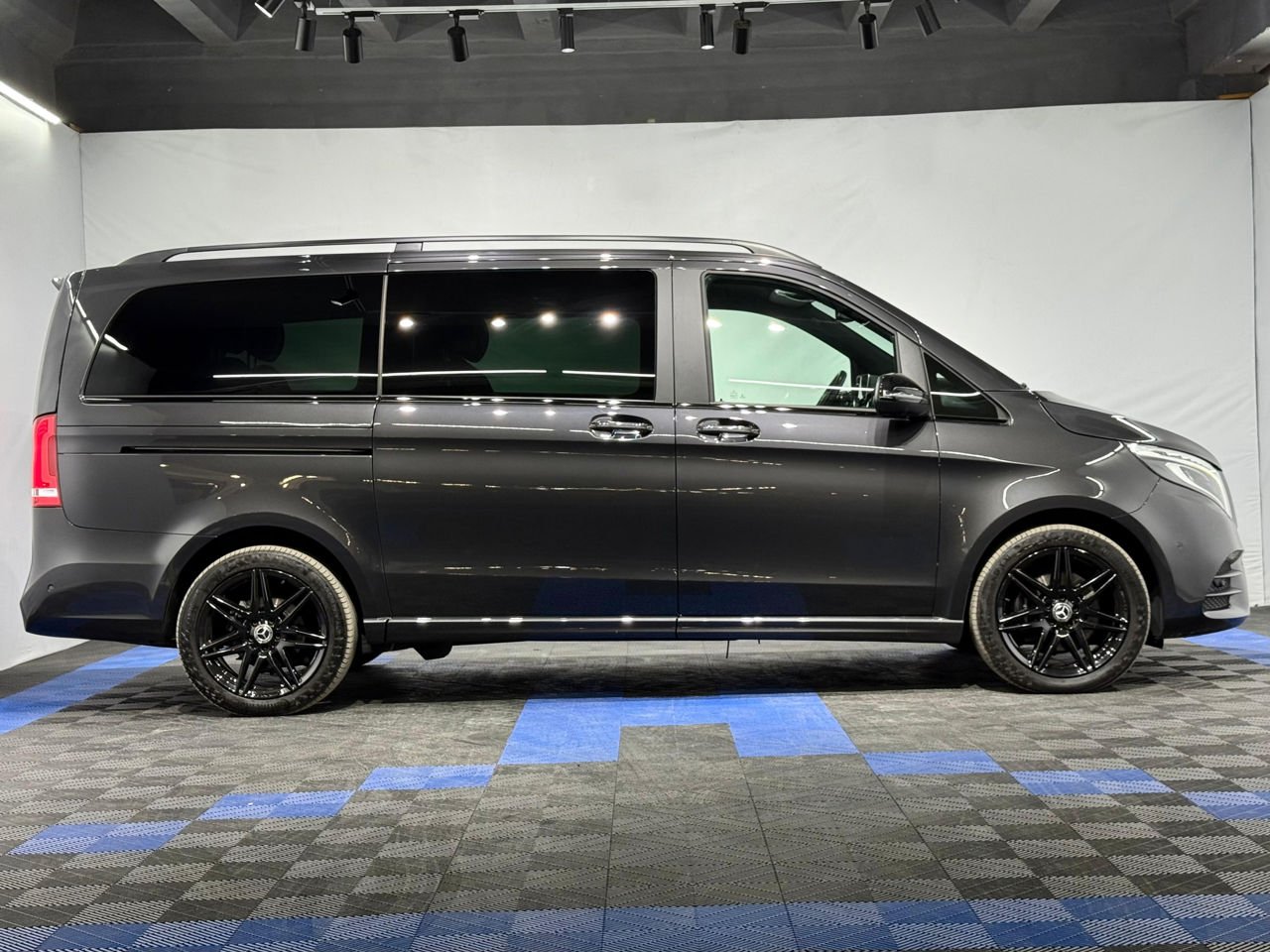 Mercedes-Benz V-Class W447 (2014 - ) image