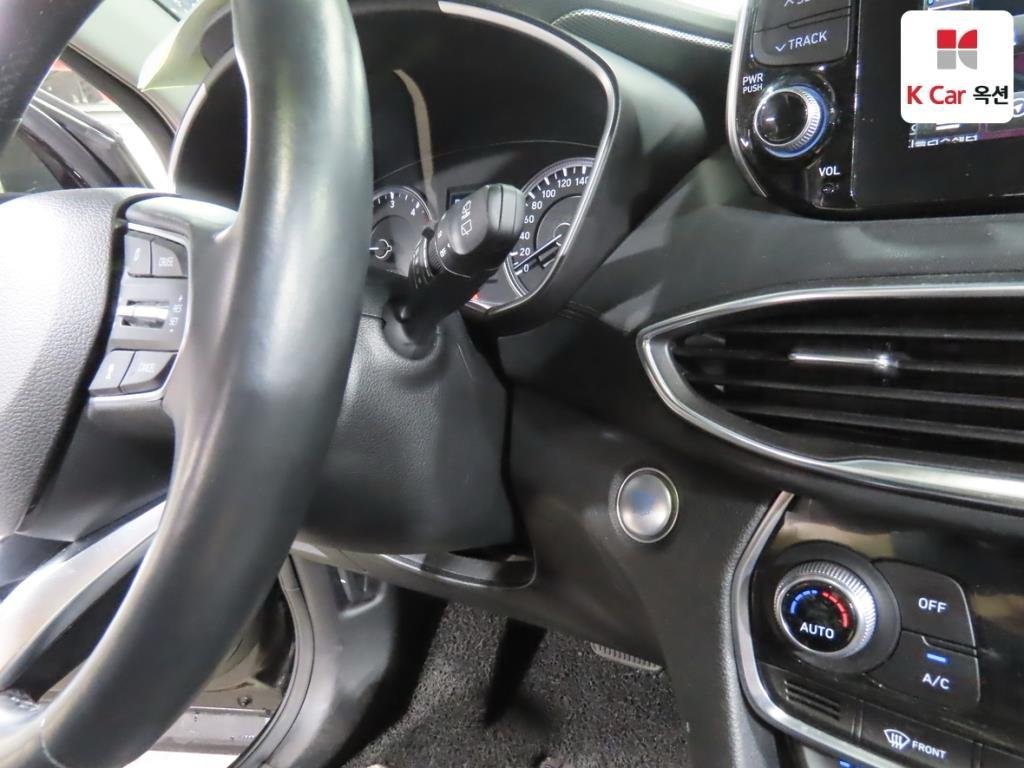 Hyundai Santa Fe IV (2018 - ) image