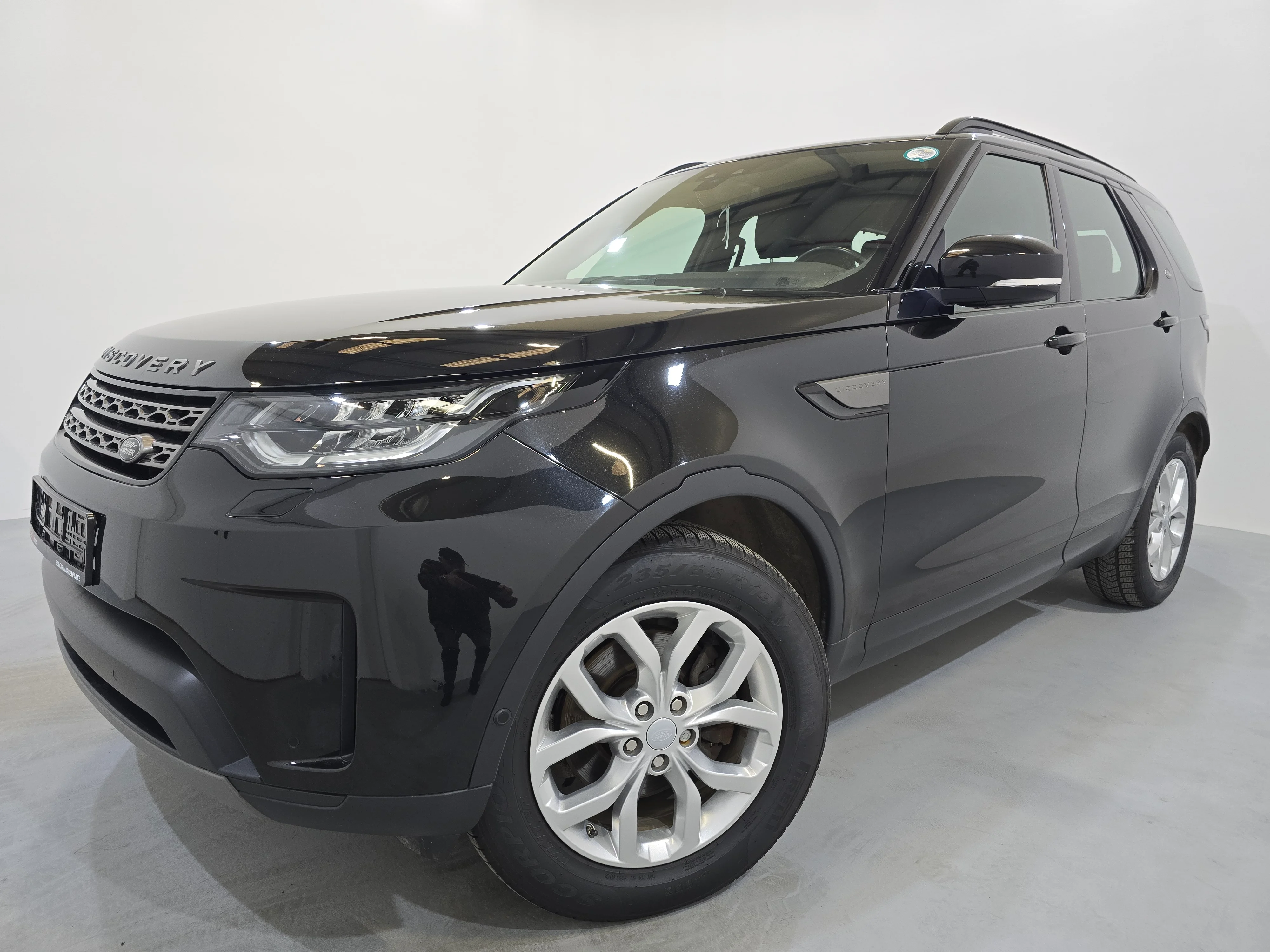 Land Rover Discovery V (2017 - ) image