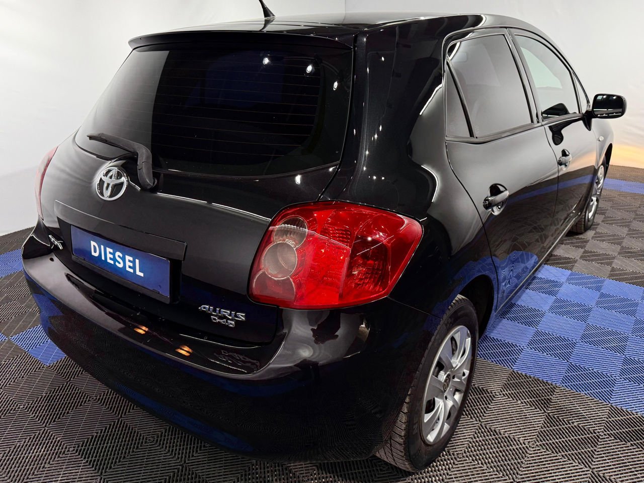 Toyota Auris 2006 - 2012 image