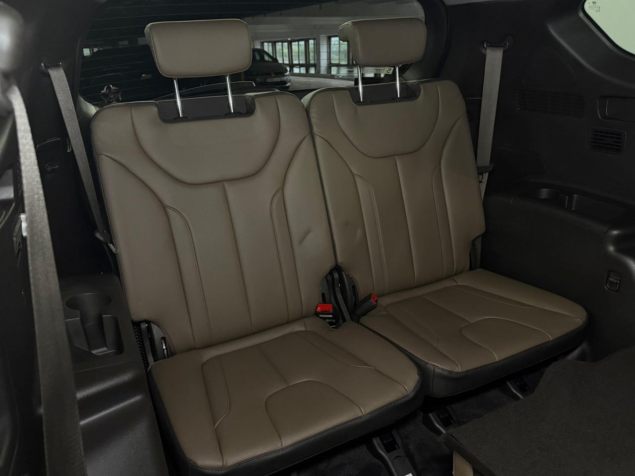 Hyundai Santa Fe IV (2018 - ) image