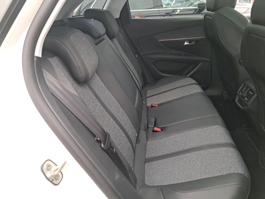 Peugeot 3008 II (2016 - ) image