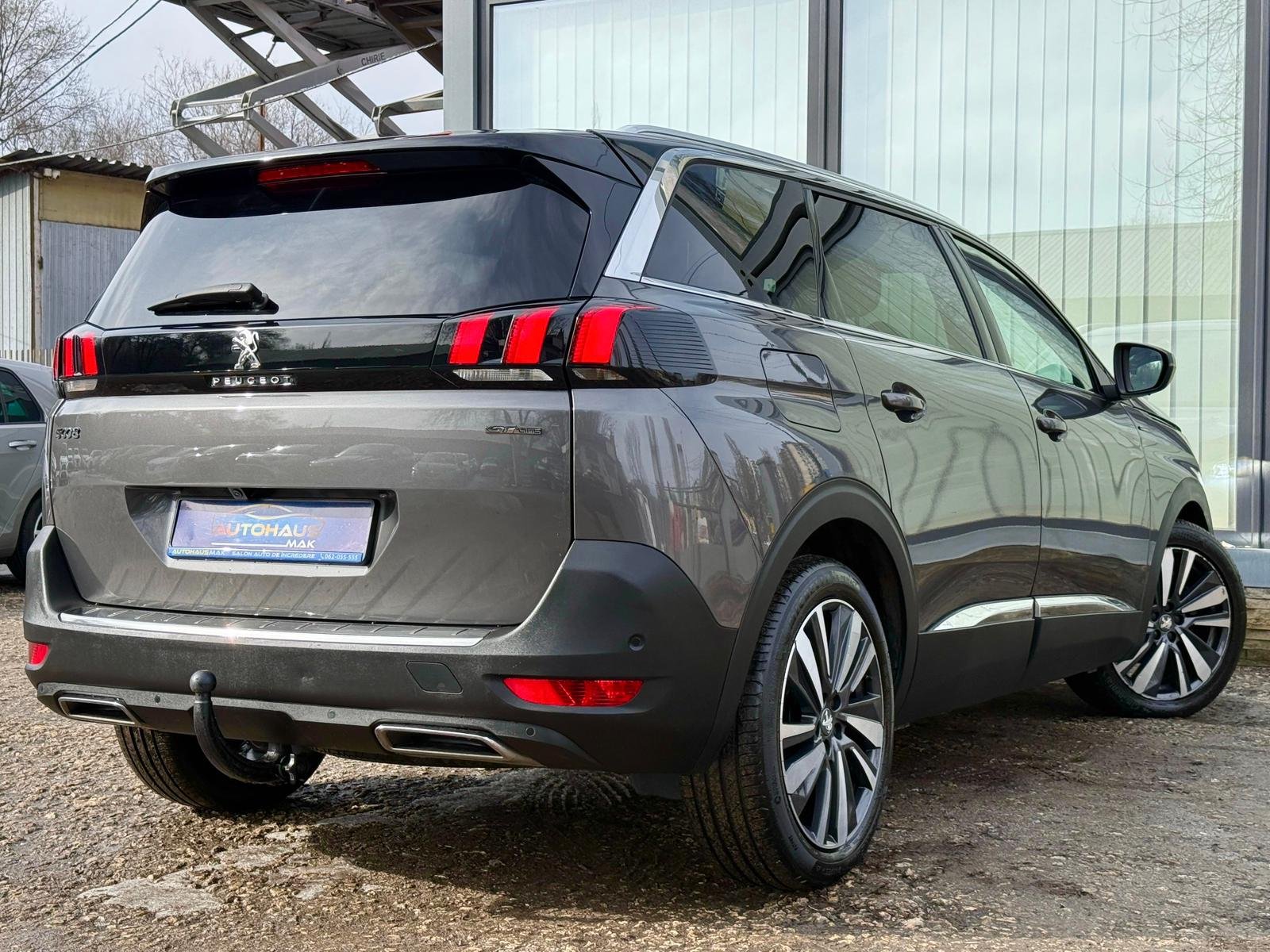 Peugeot 5008 II (2017 - ) image
