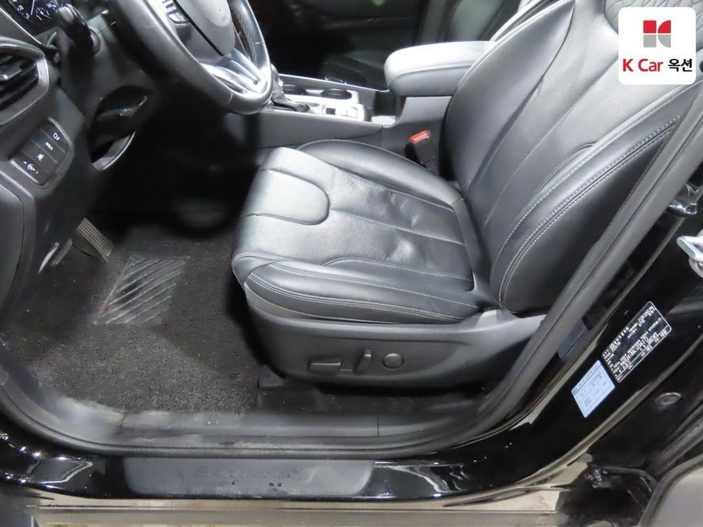 Hyundai Santa Fe IV (2018 - ) image