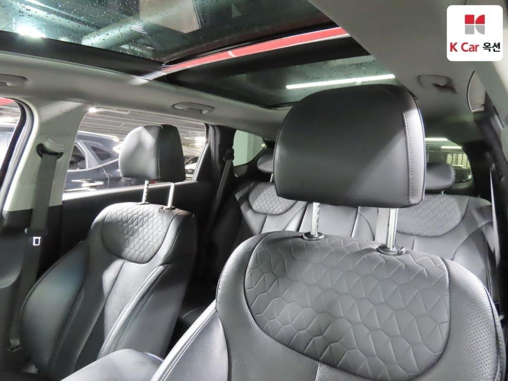 Hyundai Santa Fe IV (2018 - ) image