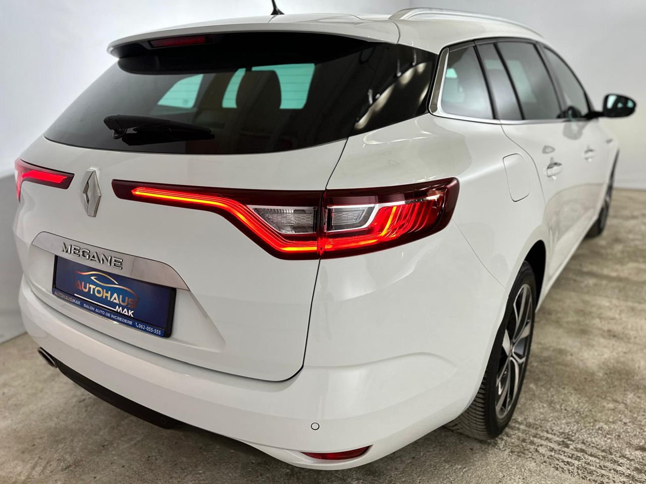Renault Megane IV (2016 - ) image