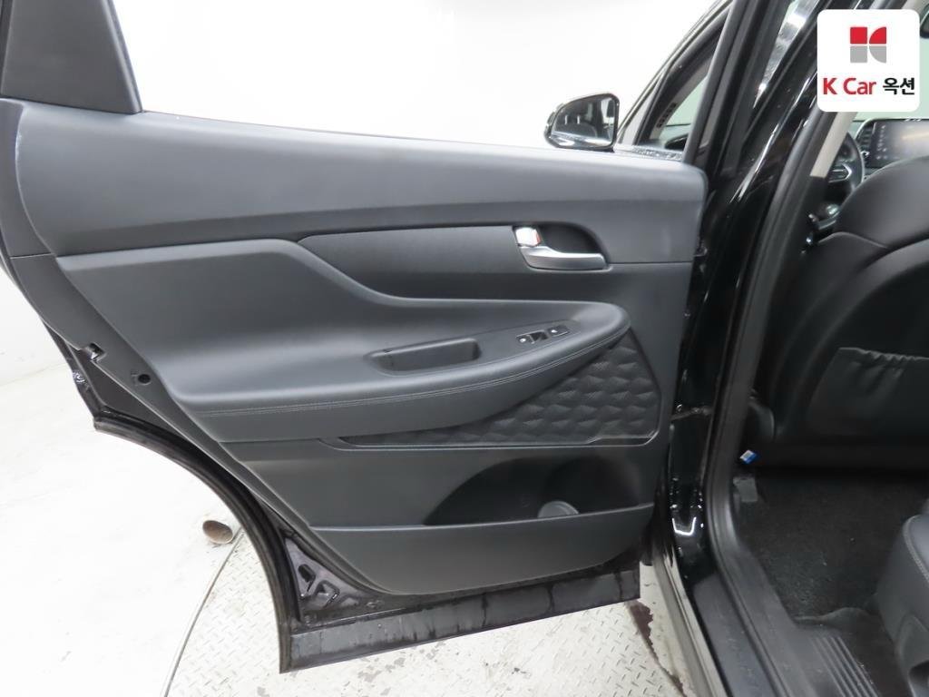 Hyundai Santa Fe IV (2018 - ) image