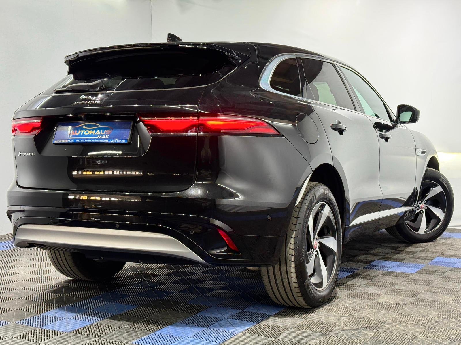 Jaguar F-PACE I (2015 - ) image