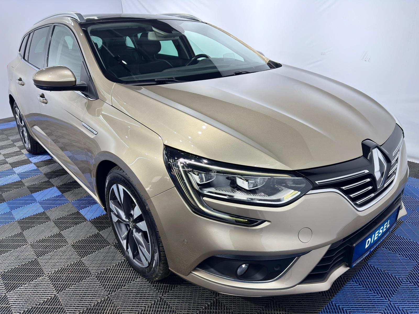Renault Megane IV (2016 - ) image