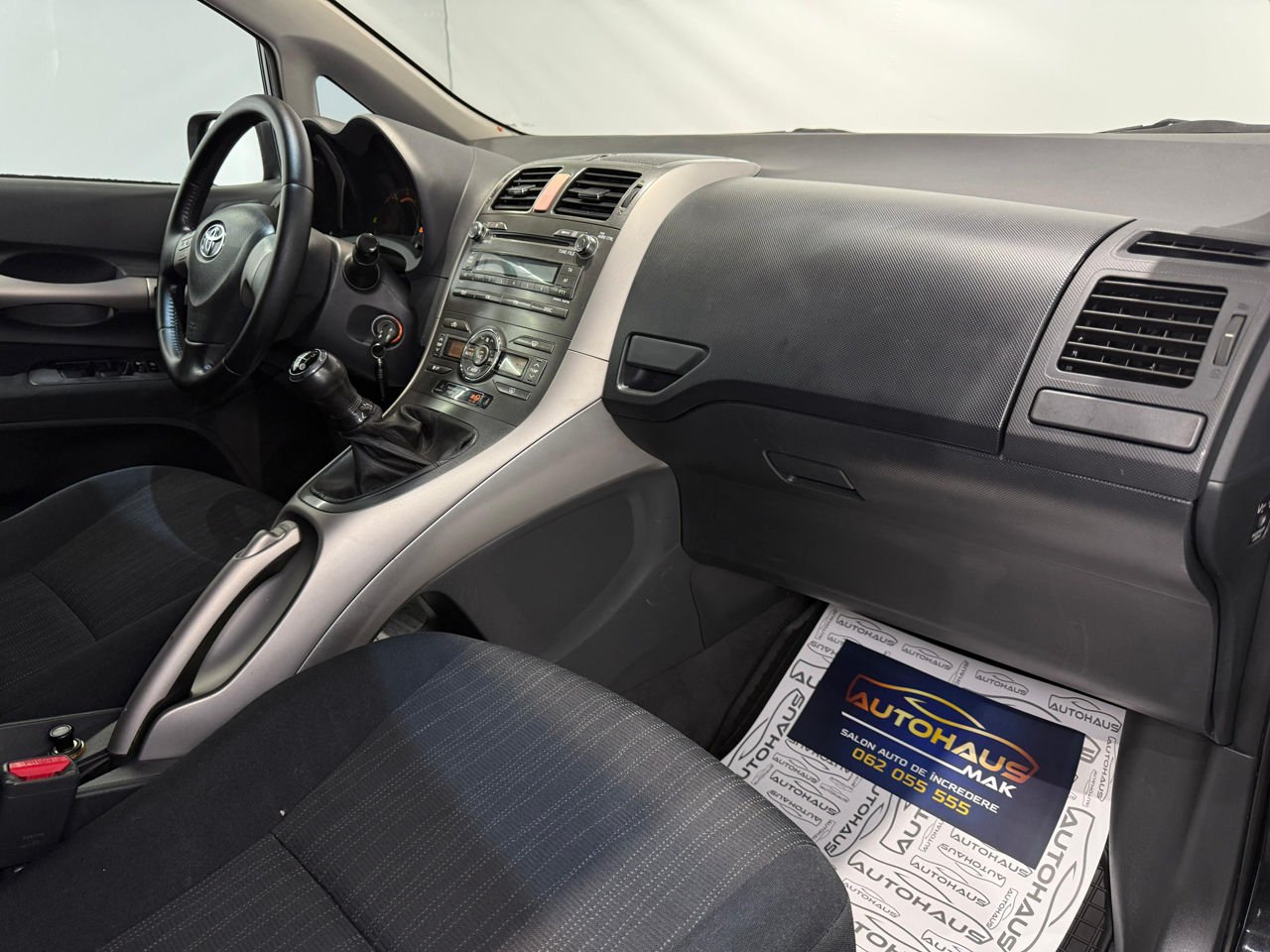 Toyota Auris 2006 - 2012 image